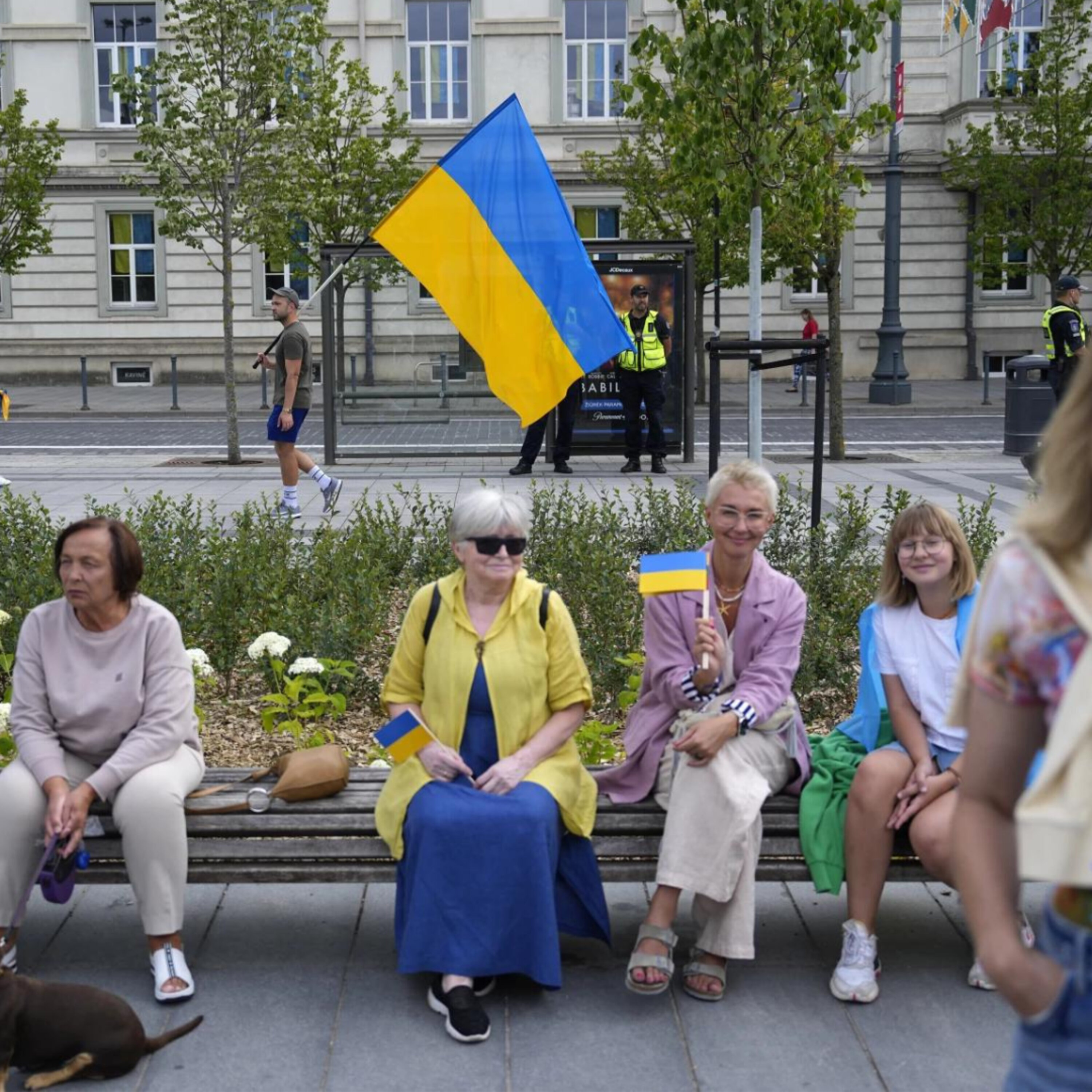 News from around the globe: NATO, Ukraine, Paris and Israel episode artwork