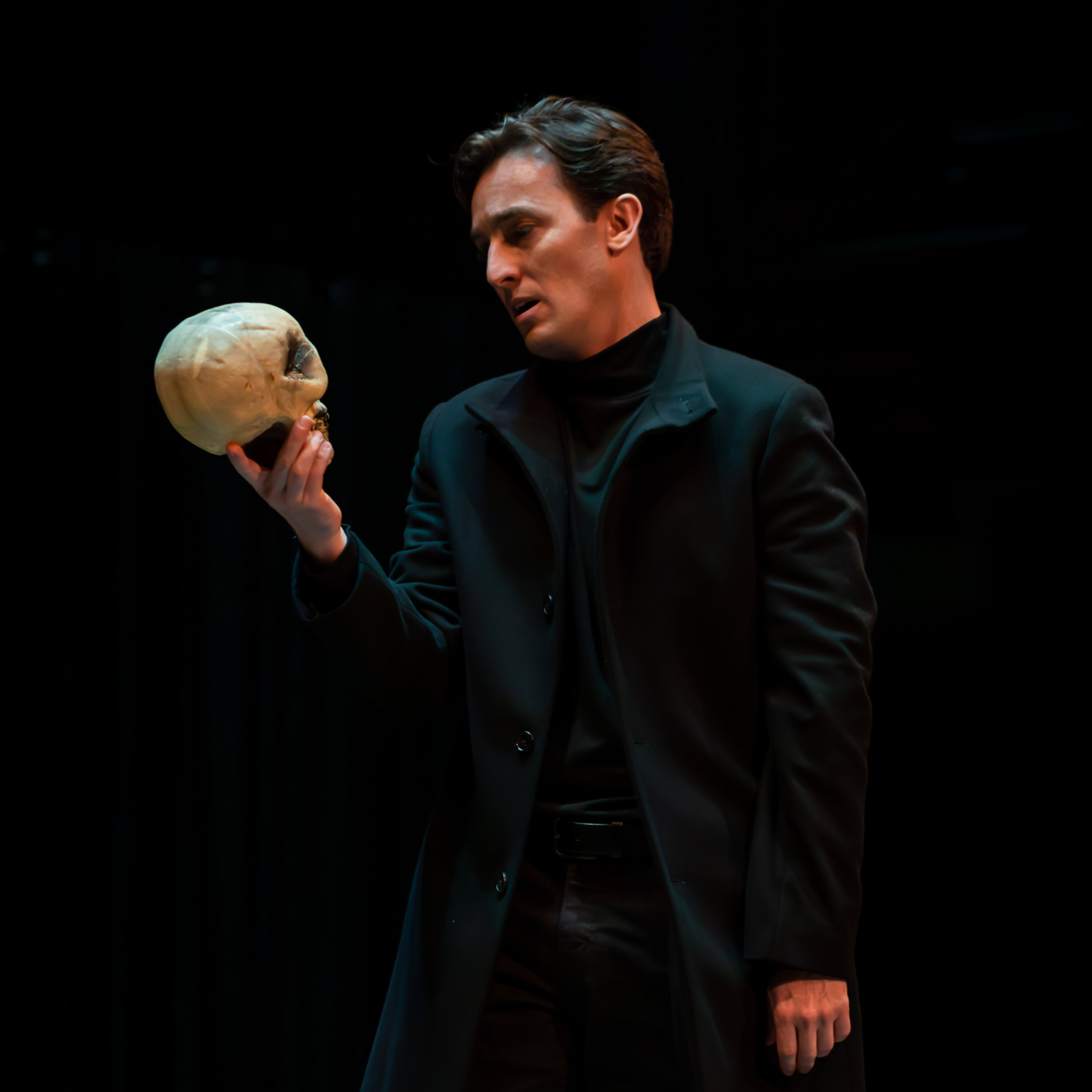 Rousuck's Review: CSC's 'Hamlet' and Everyman Theatre's 'Harvey' episode artwork
