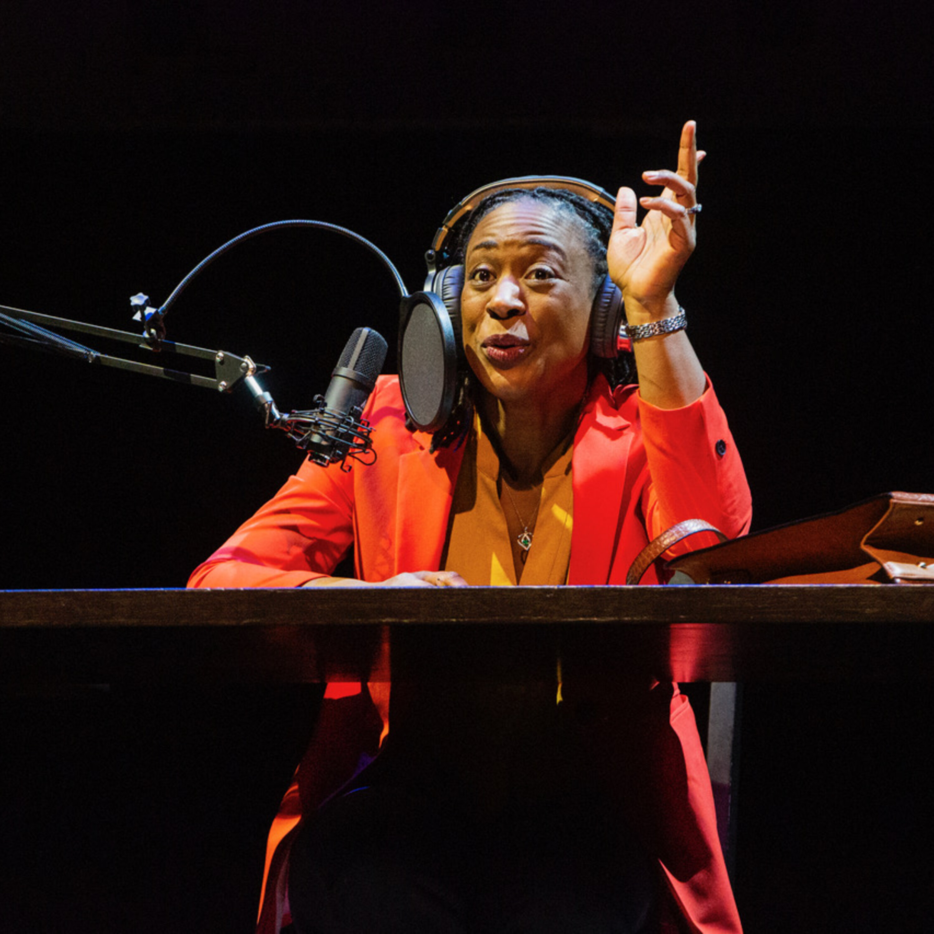 Rousuck's Review: 'Tiny Beautiful Things' at Baltimore Center Stage episode artwork