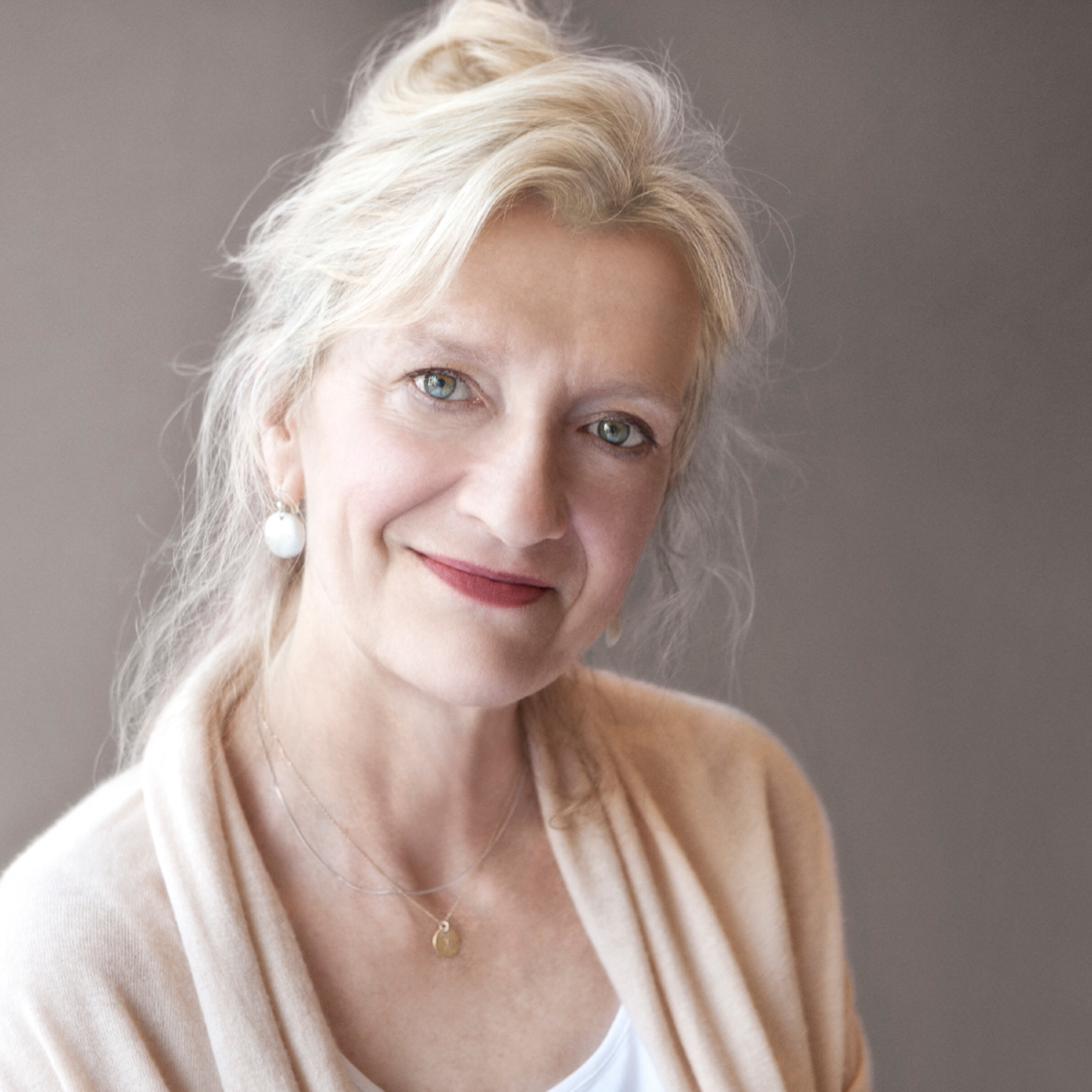 'Lucy by the Sea': Writer Elizabeth Strout's pandemic love story episode artwork