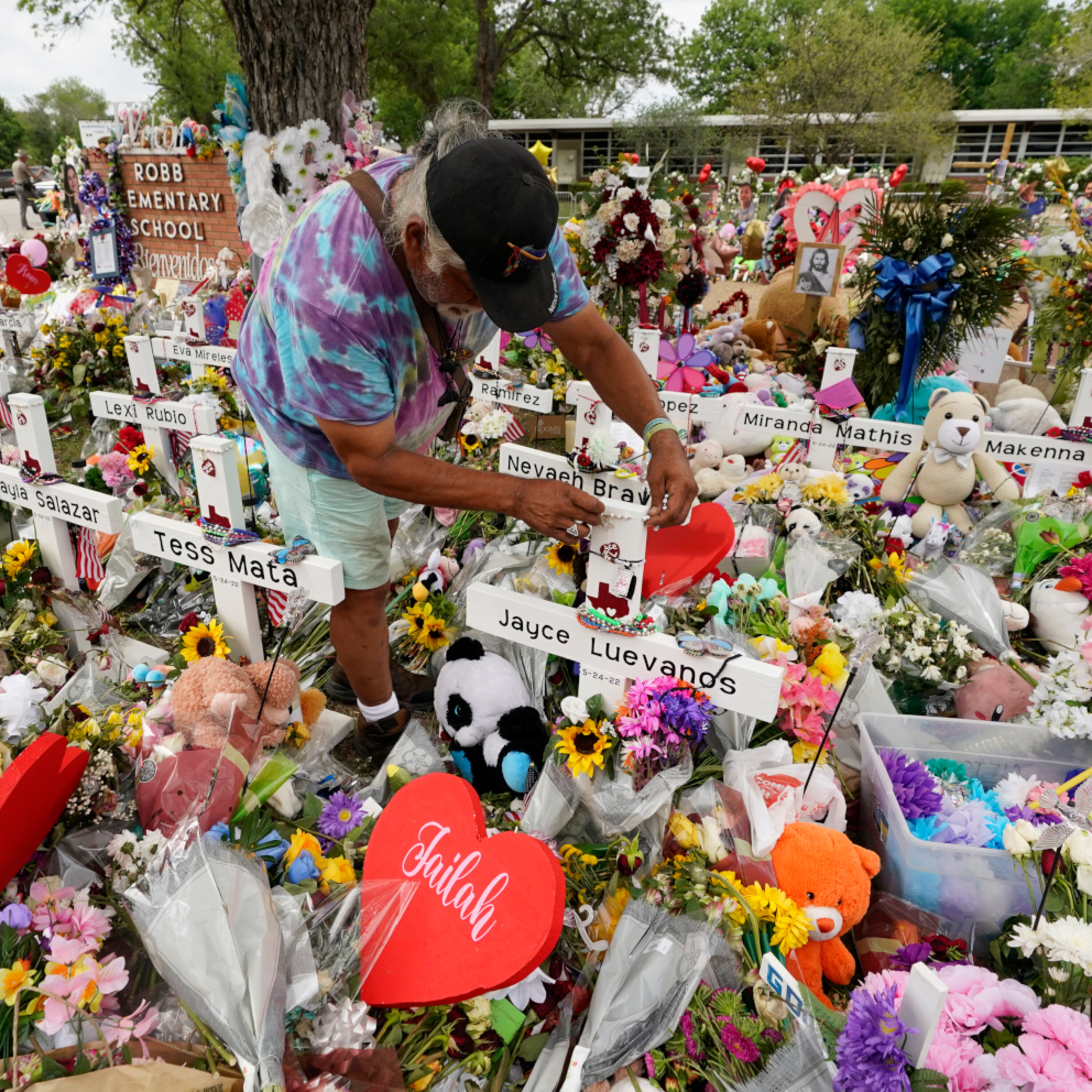Mass Murders, Mental Health: Two views on the epidemic of violence episode artwork