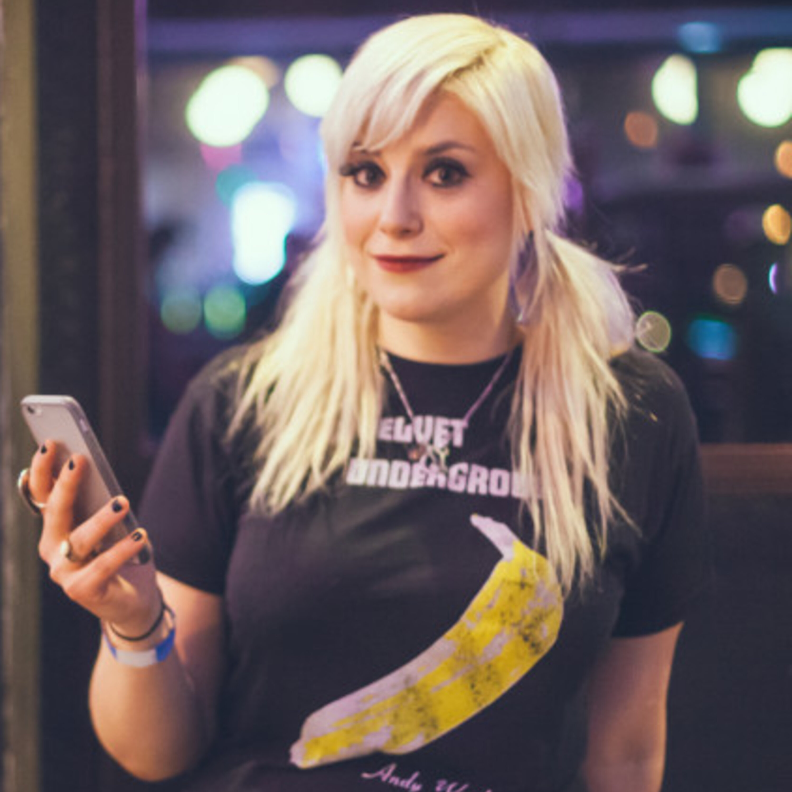 'Tinder Live!' Comedian Lane Moore On Love, Music & COVID-Era Dating episode artwork